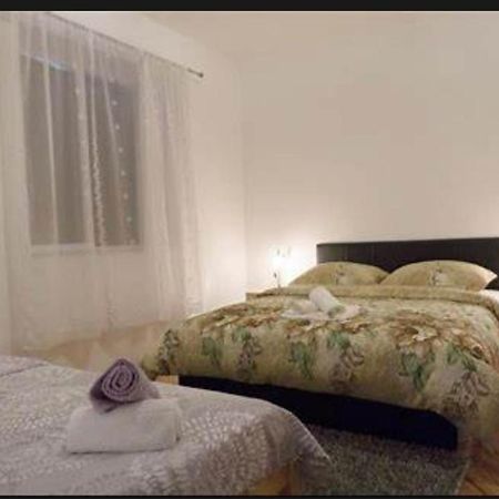 Apartmani Miro トレビニエ エクステリア 写真