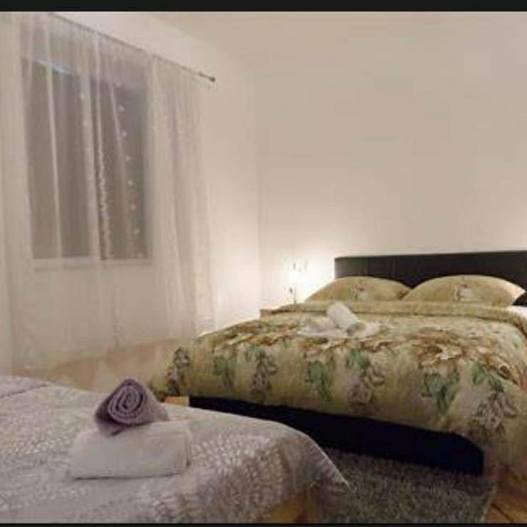 Apartmani Miro トレビニエ エクステリア 写真