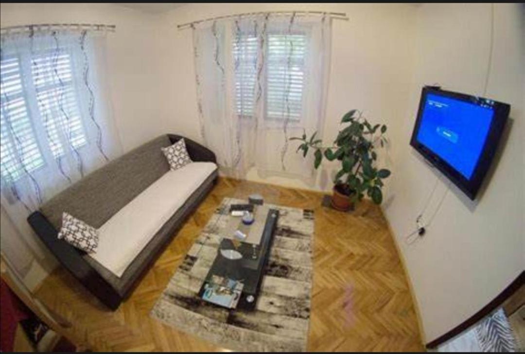 Apartmani Miro トレビニエ エクステリア 写真